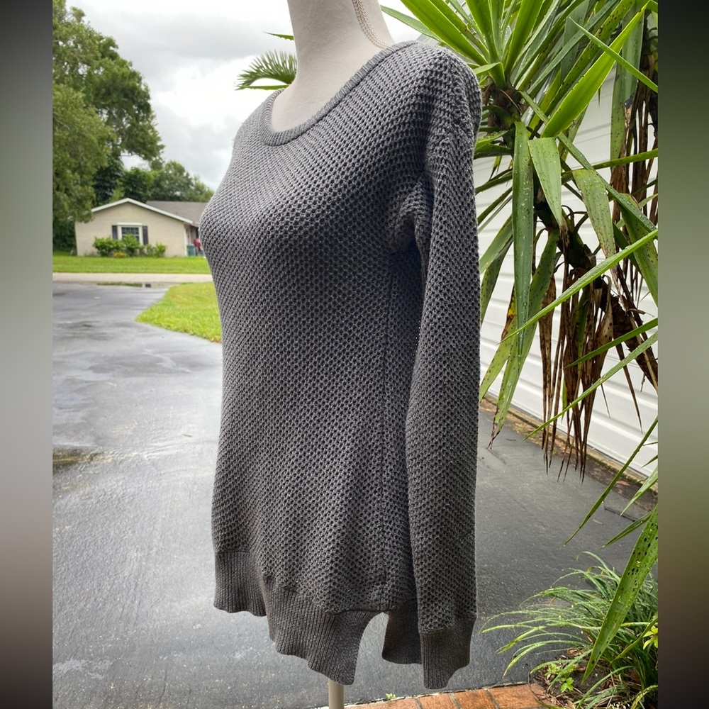 GRAY Open Back Sweater - Picture 3 of 5